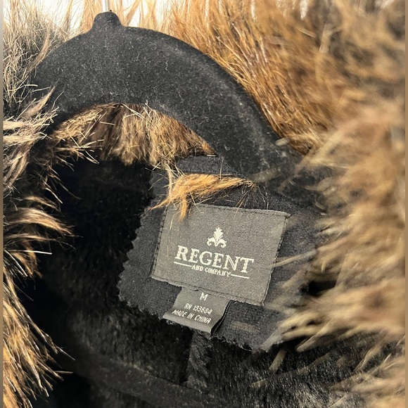 Regent, faux-fur lined coat - Picture 2 of 3